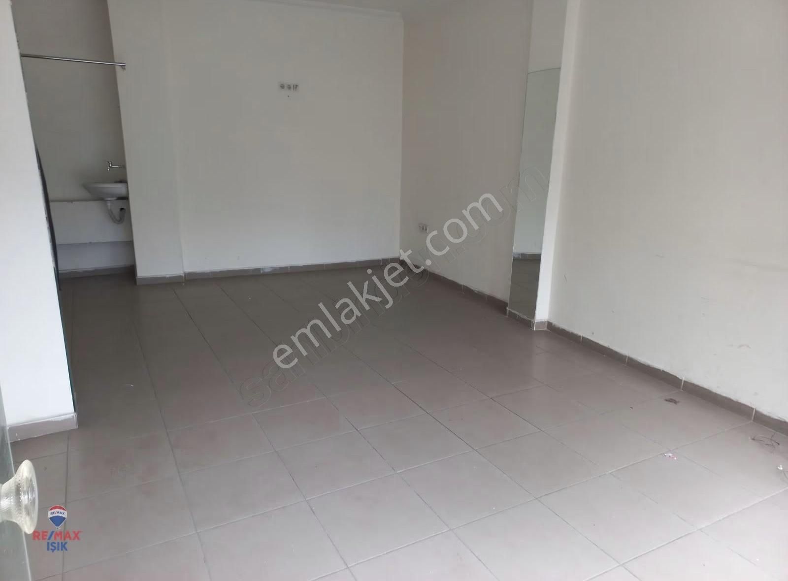 Alayimamı Sok. Düz Giriş 25 M2 Dükkan - Görsel 5
