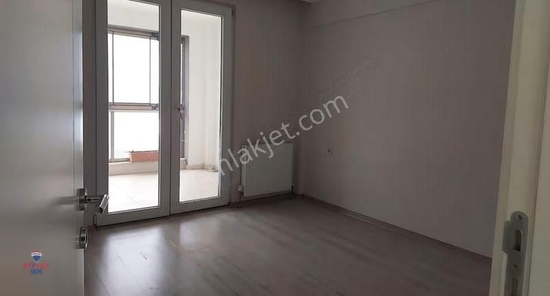 Samandıra Metroya 5 Dakika Mesafede Havuz-peyzaj Manzaralı 2+1 - Görsel 20