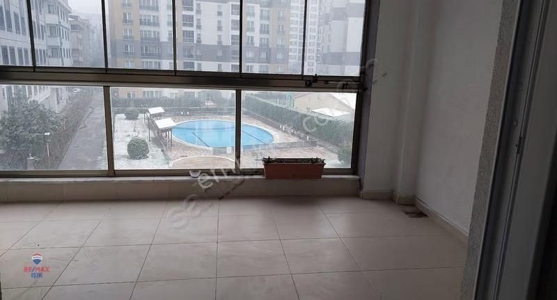 Samandıra Metroya 5 Dakika Mesafede Havuz-peyzaj Manzaralı 2+1 - Görsel 21