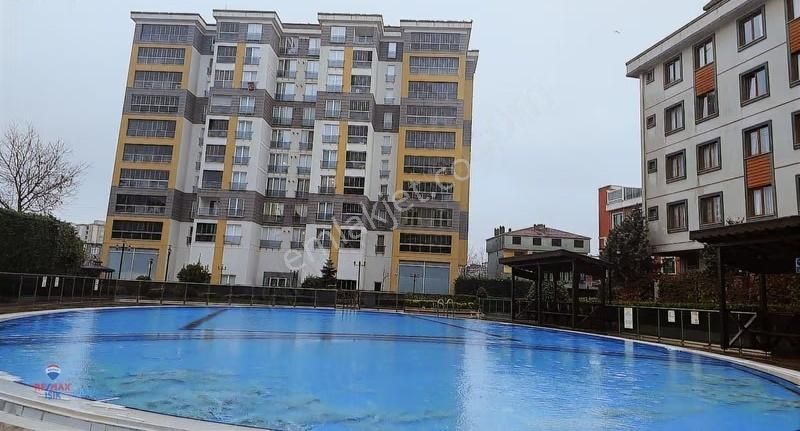 Samandıra Metroya 5 Dakika Mesafede Havuz-peyzaj Manzaralı 2+1