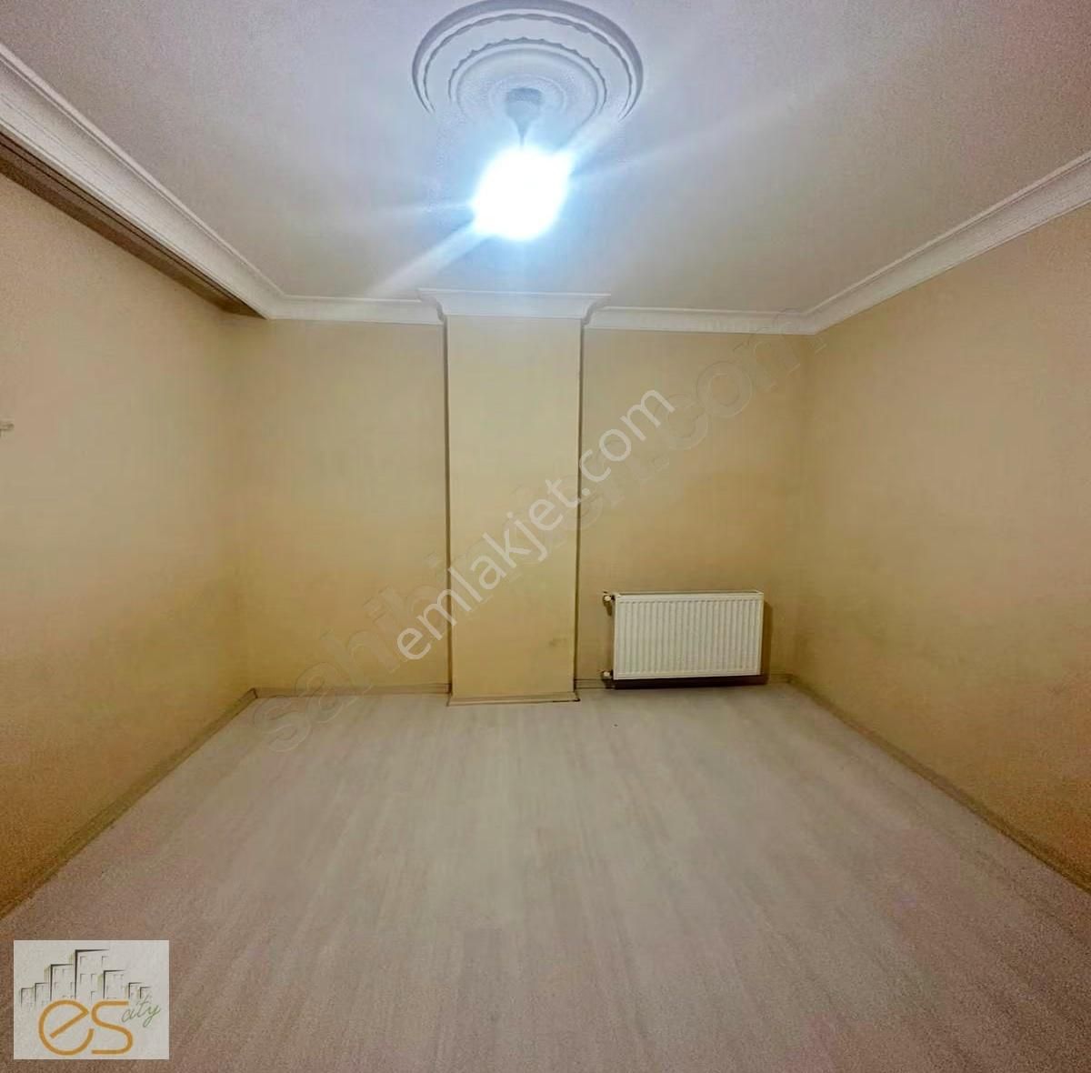 Talatpaşa Mahallesinde Satılık 2+1 Balkonlu Ara Kat Daire - Görsel 2