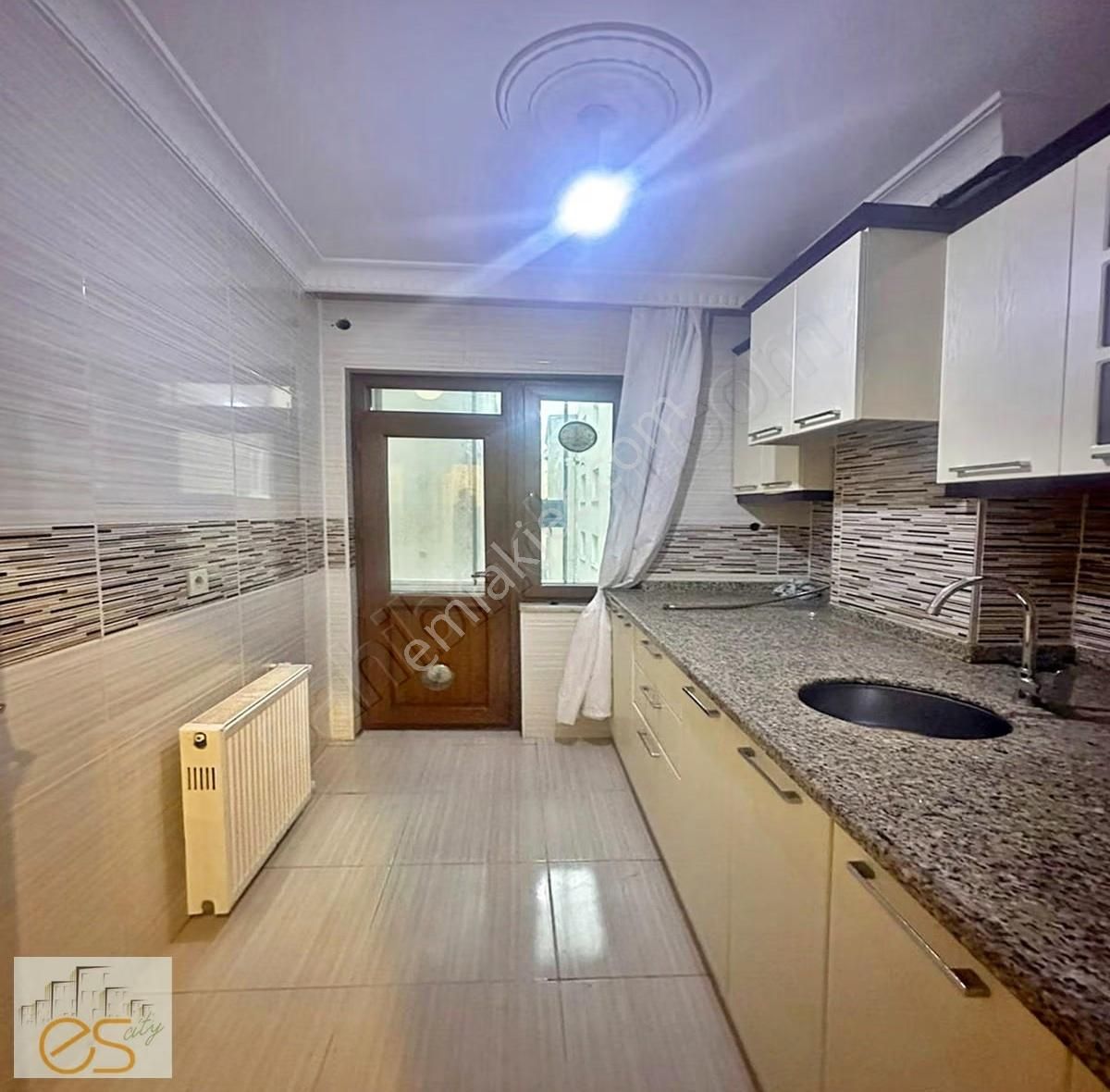 Talatpaşa Mahallesinde Satılık 2+1 Balkonlu Ara Kat Daire - Görsel 20