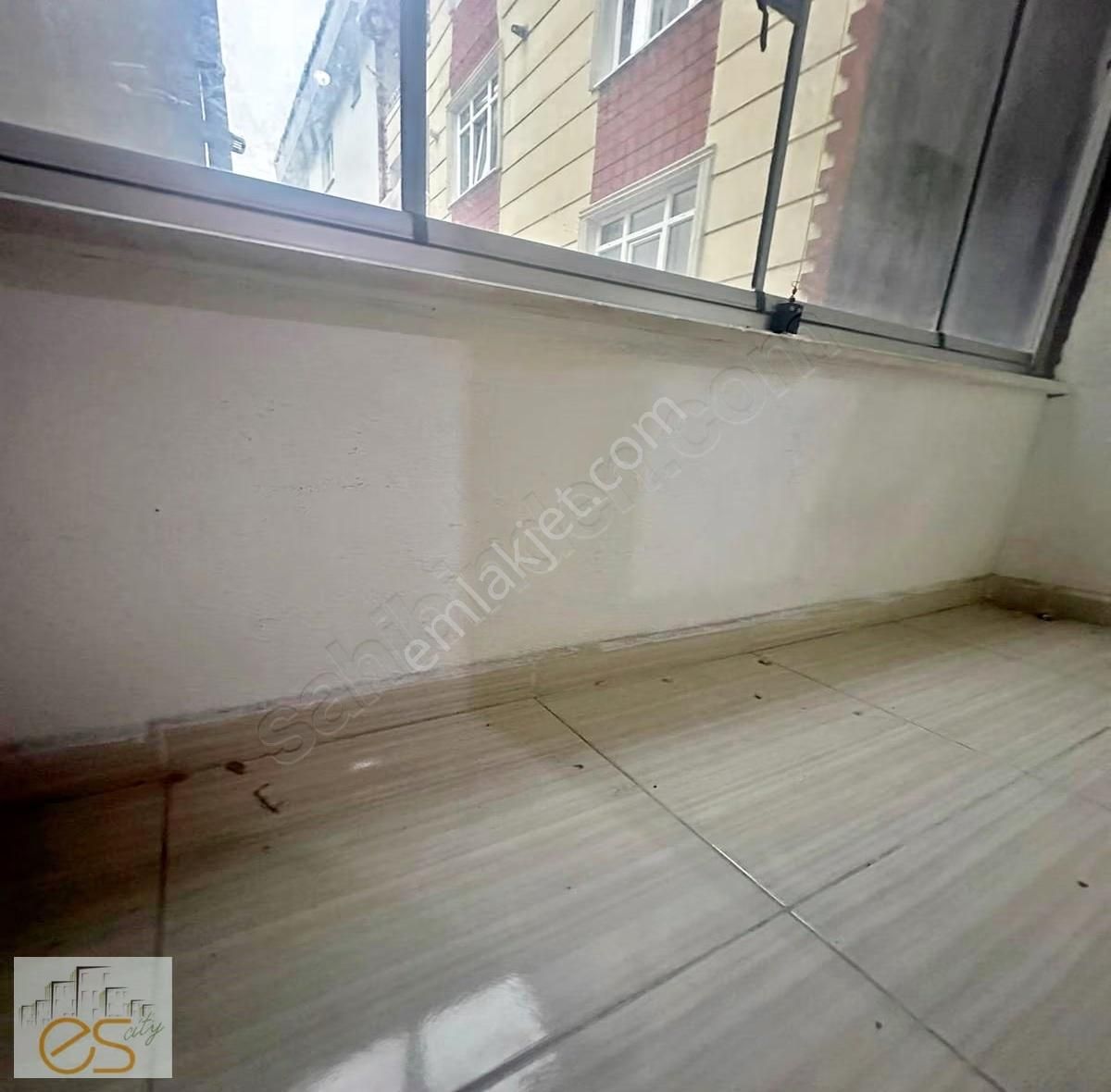 Talatpaşa Mahallesinde Satılık 2+1 Balkonlu Ara Kat Daire - Görsel 22