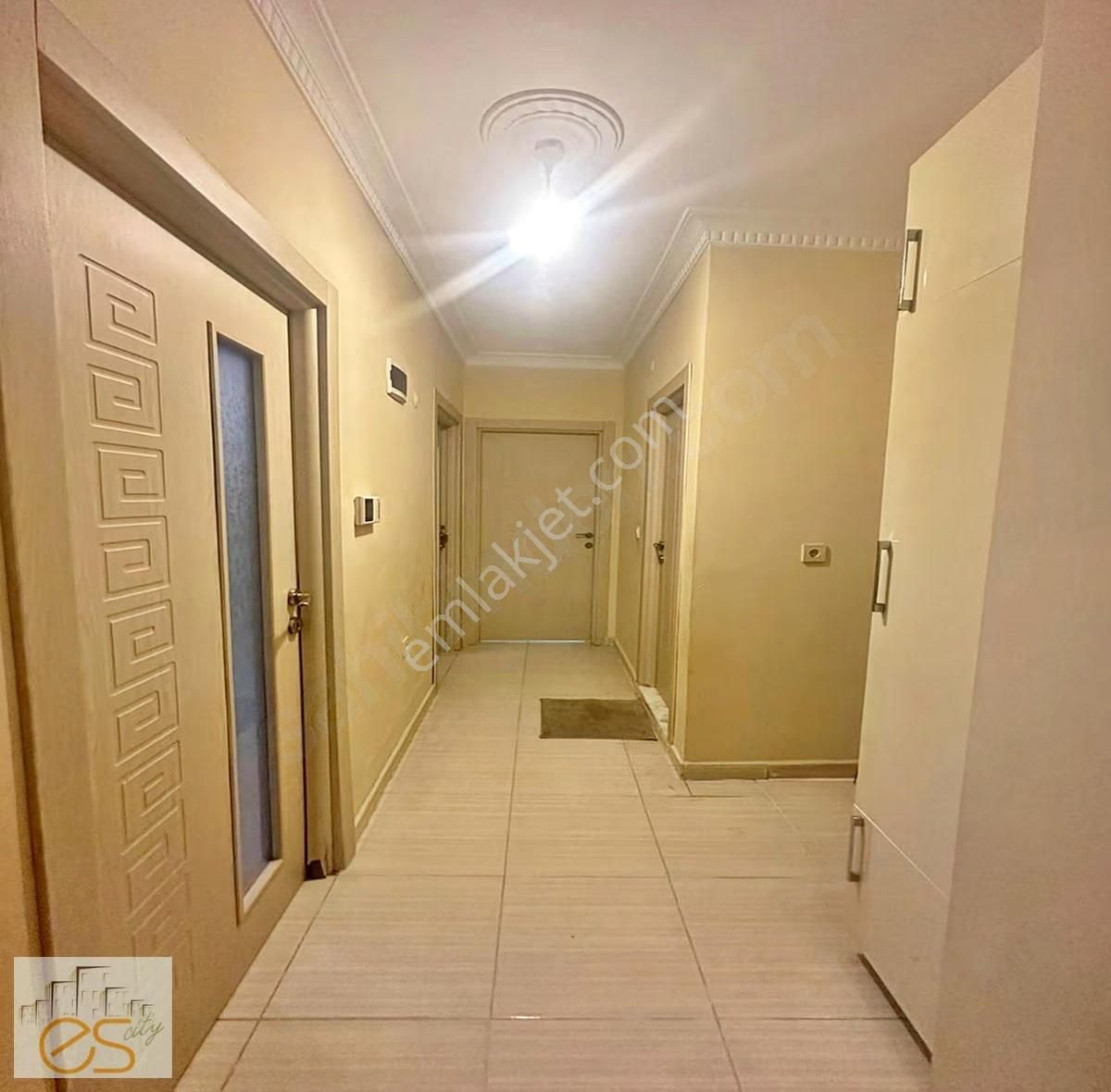 Talatpaşa Mahallesinde Satılık 2+1 Balkonlu Ara Kat Daire - Görsel 6