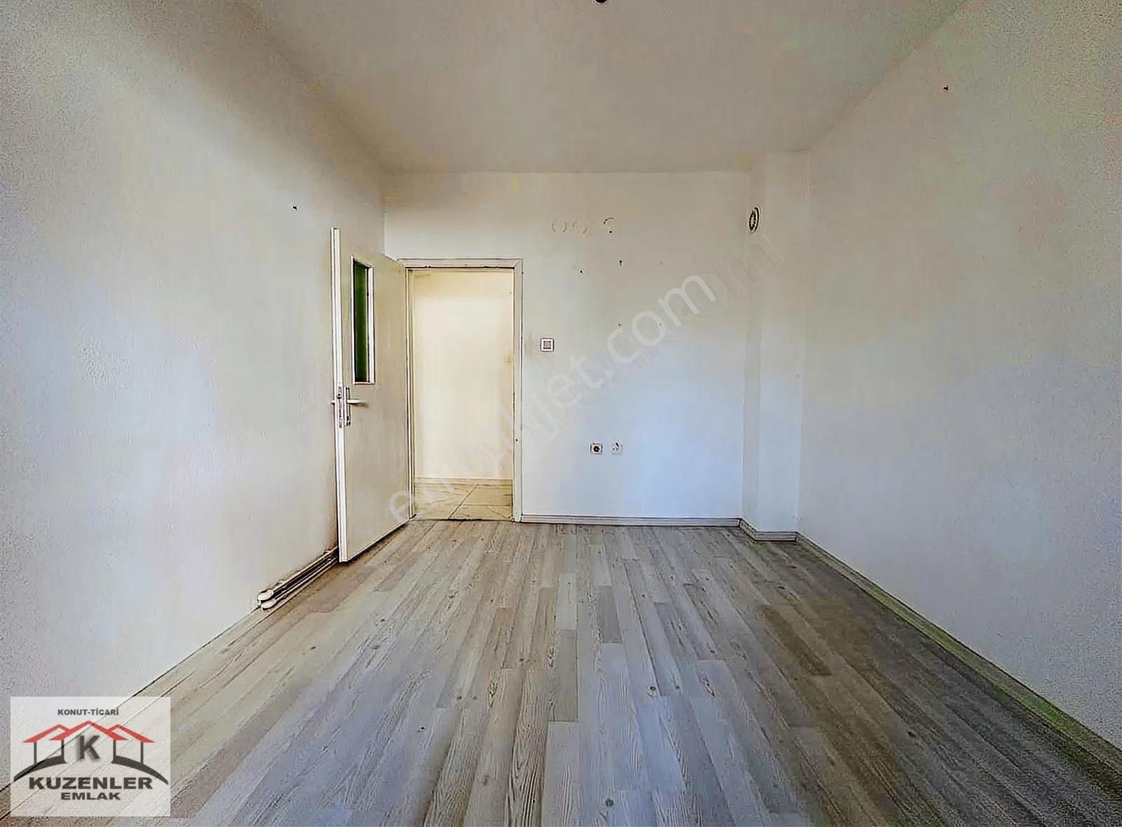 Kuzenler Emlak'tan Hicret Camii Yakını 2+1 Giriş Kat Ön Cephe - Görsel 5