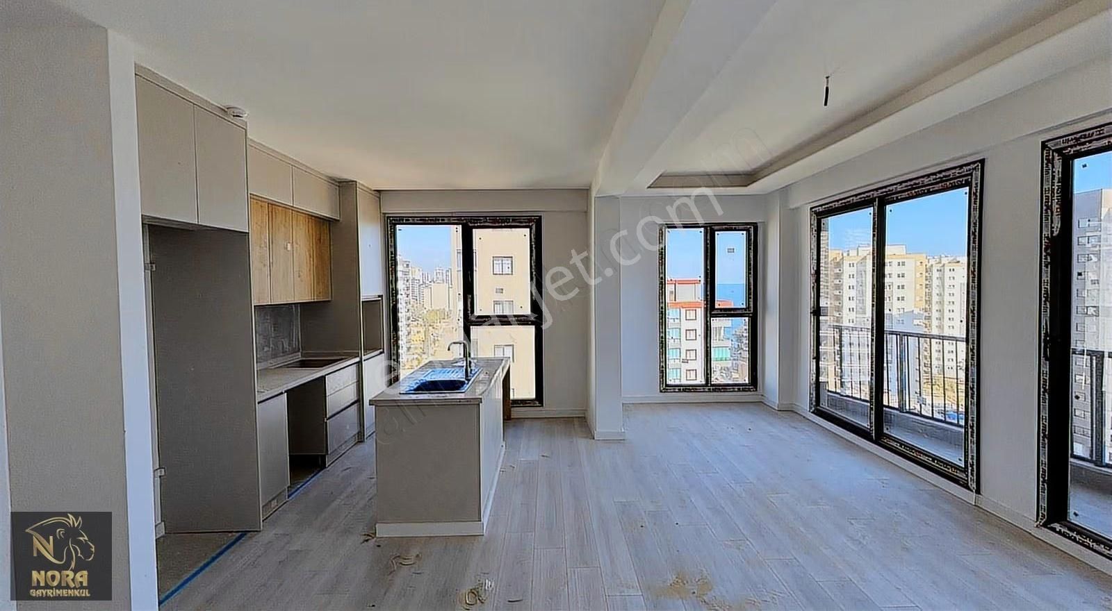 Nora'dan Site İçi Deniz Manzaralı 3 Cepheli Geniş 1+1 Satılık - Görsel 3