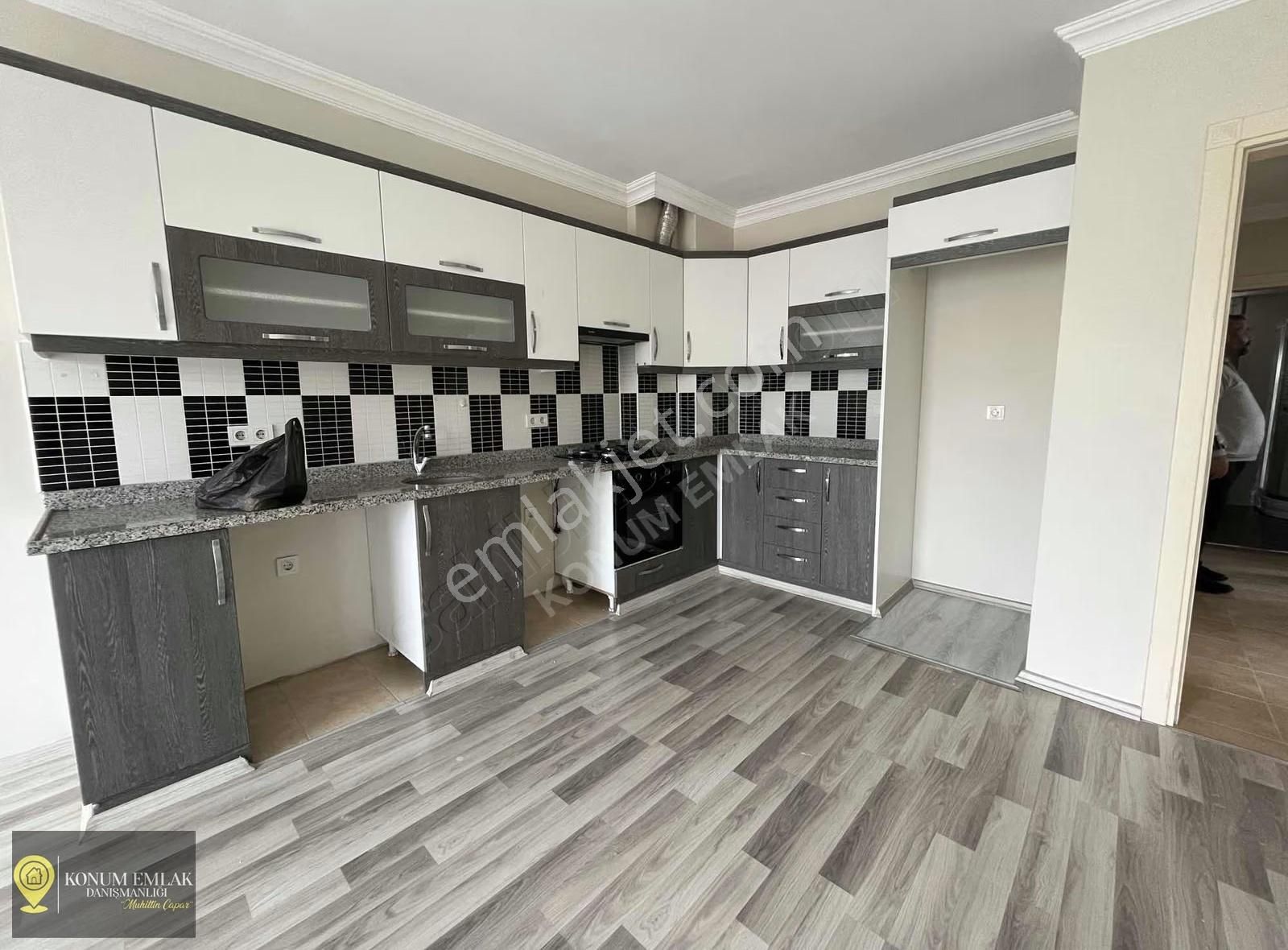 Konum Emlakdan Merkezde Satılık Geniş Bakımlı 2+1 Daire - Görsel 33