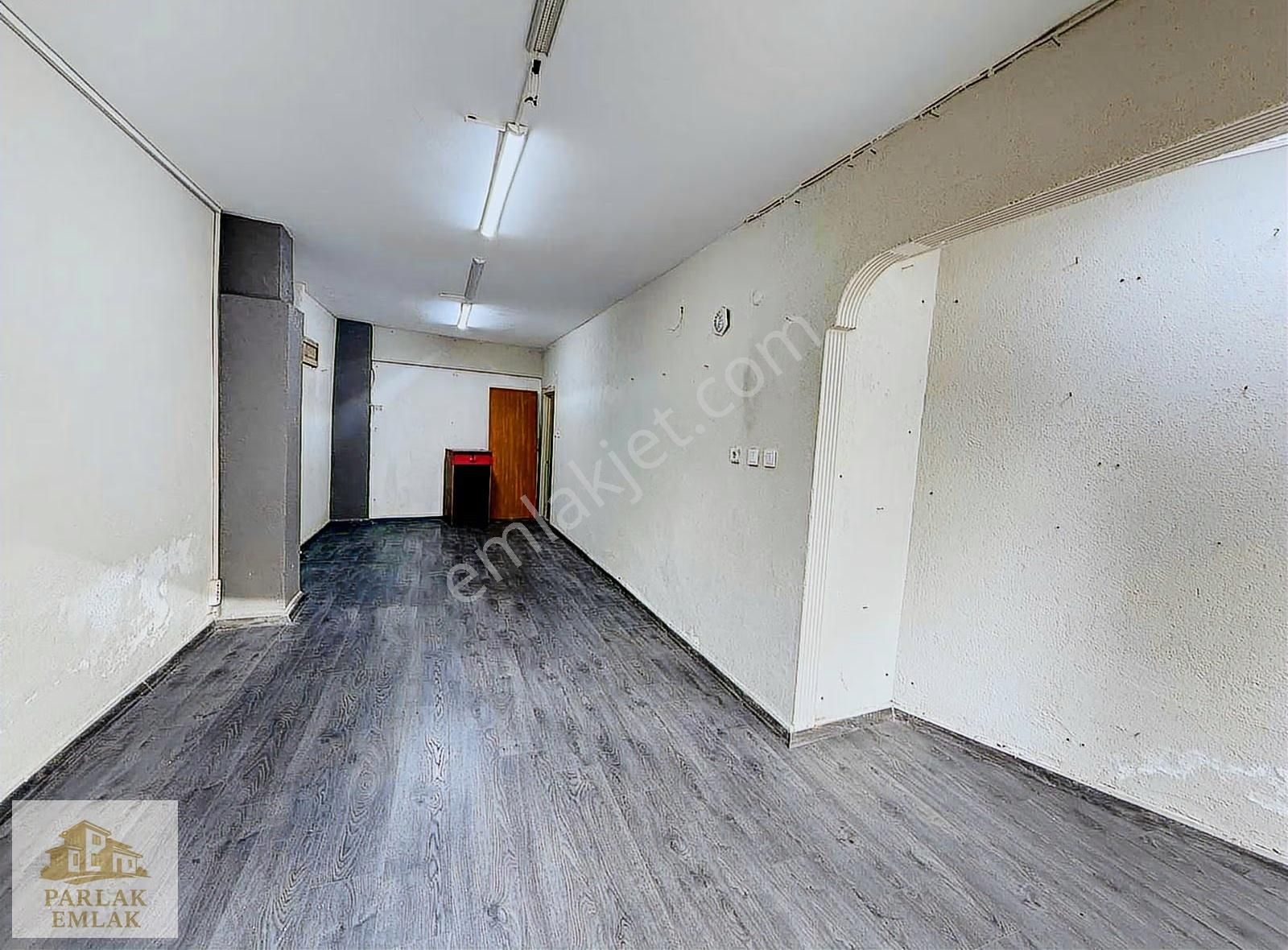 Parlak'tan Üsküdar Belediye Binasına Yakın Wc'li Dükkan^* - Görsel 3