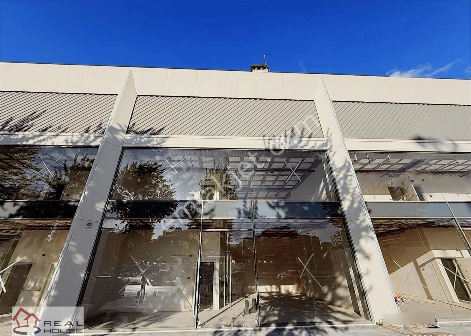 Real House / Ticaretin Merkezinde Kiralık Mağaza Dükkan - Görsel 17