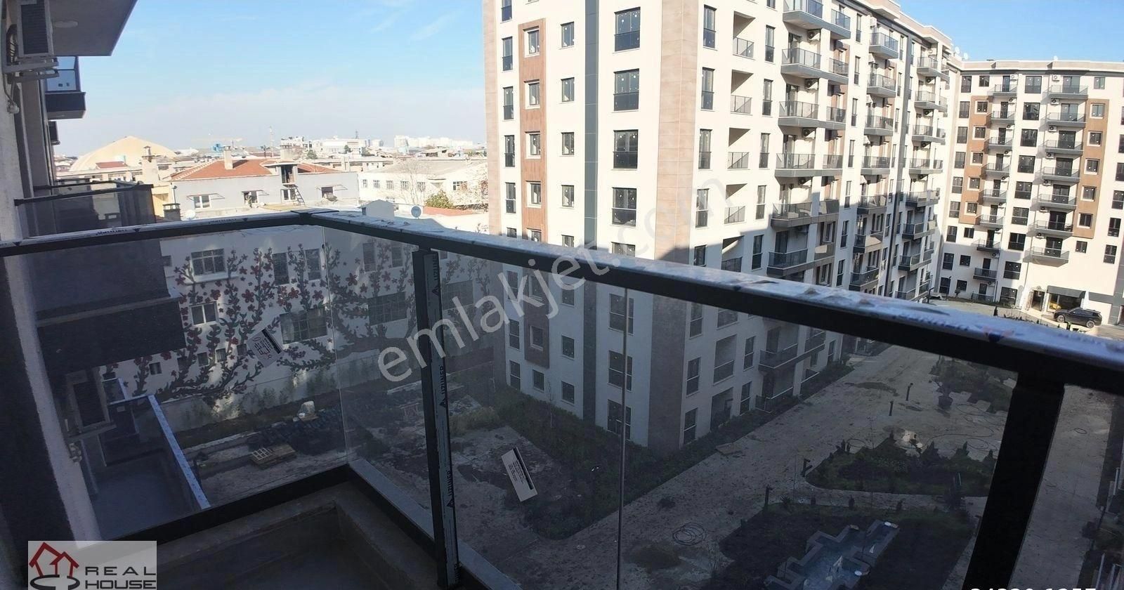 Sefaköy Sega Life Peyzaj Cephe Kapalı Mutfak 2+1 Kiralık - Görsel 2