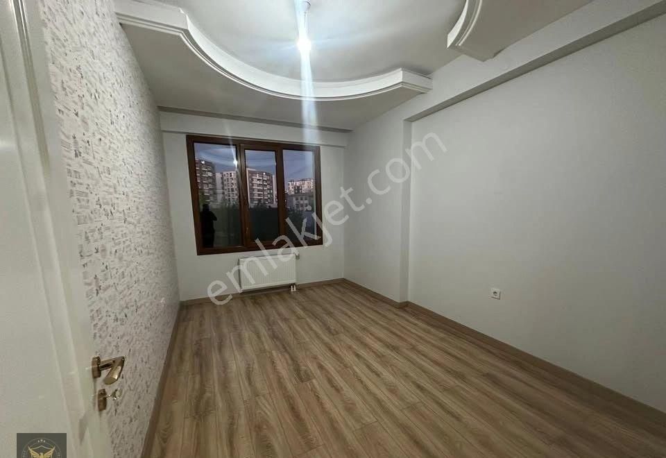 Beylikdüzü Merkez'de Oturuma Hazır İskanlı Fırsat Dairemiz.. - Görsel 9