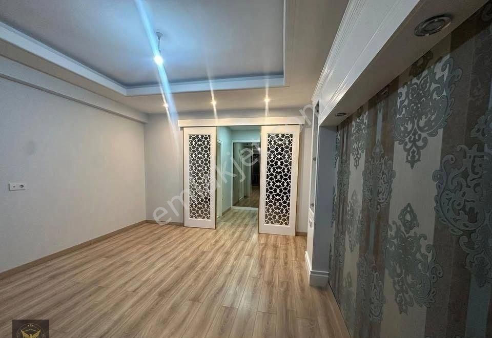 Beylikdüzü Merkez'de Oturuma Hazır İskanlı Fırsat Dairemiz.. - Görsel 13