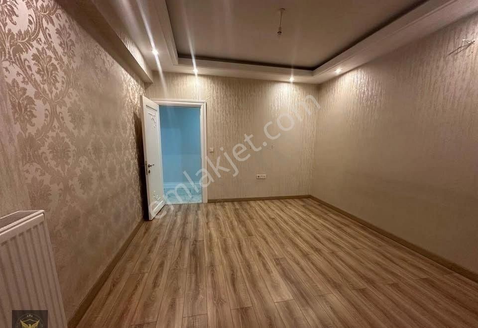 Beylikdüzü Merkez'de Oturuma Hazır İskanlı Fırsat Dairemiz.. - Görsel 3