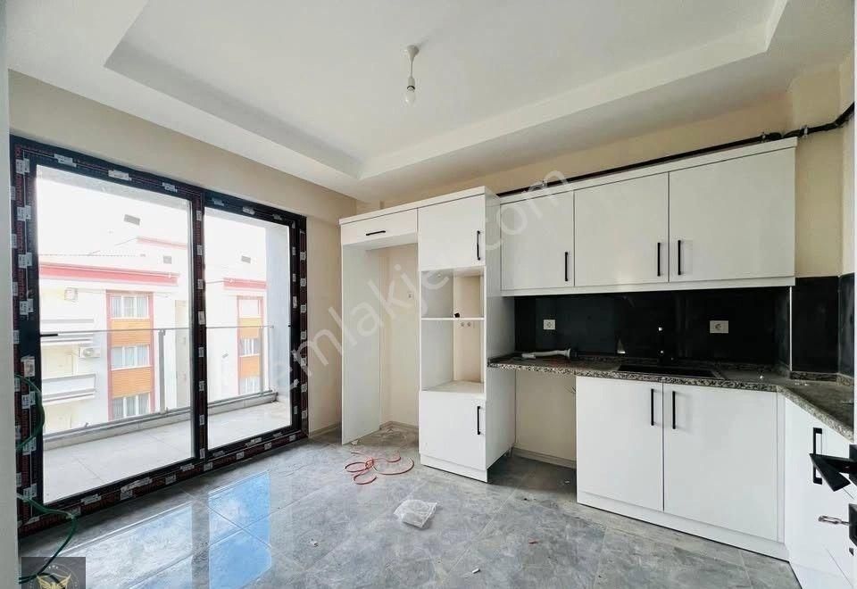 Metrobüse Komşu %70 Krediye Uygun Acil Satılık Dairemiz