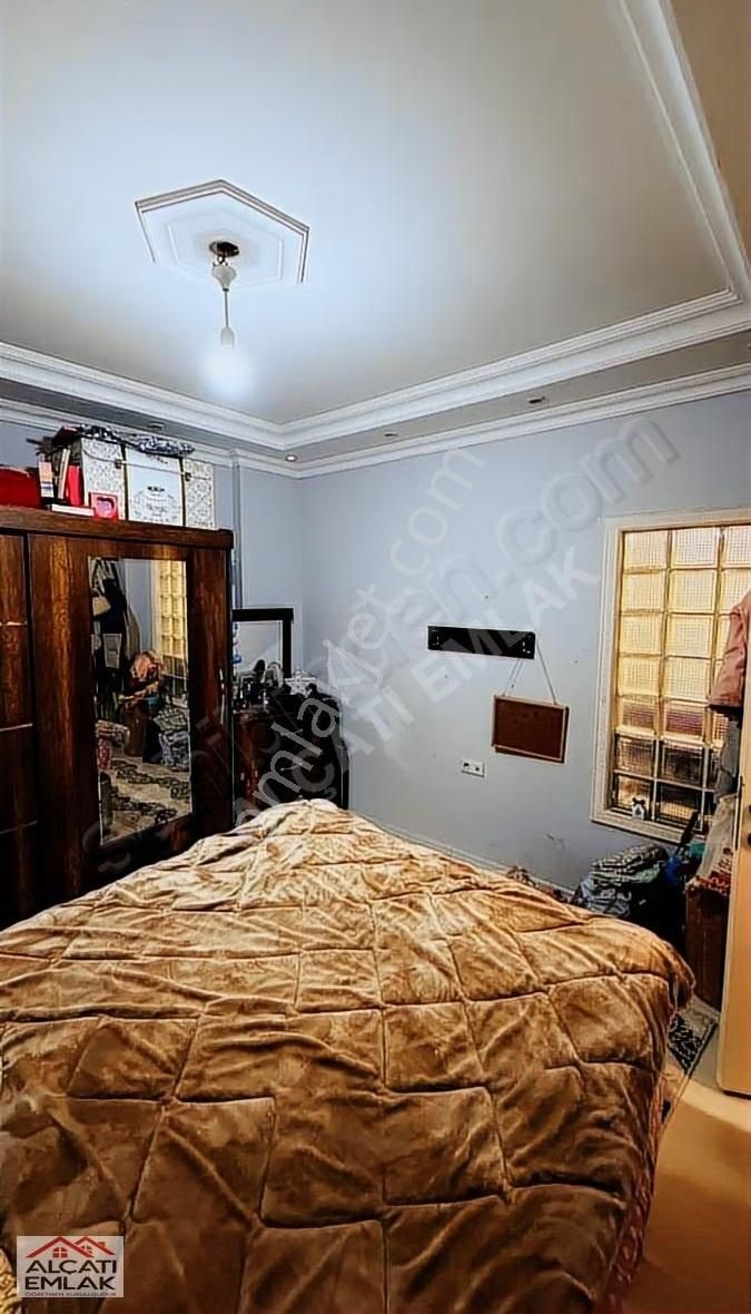 Küçükçekmece İnönü Mah. Tadilatlı Satılık 2+1 Bahçe Kullanımlı - Görsel 4