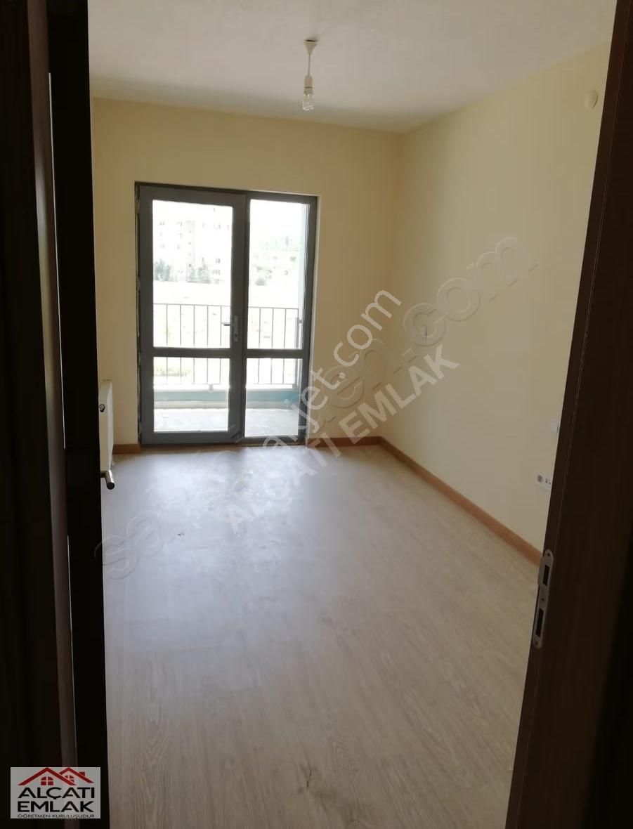 Kayaşehir 24.bölgede Satılık 1+1 Borçsuz Tapulu!!!