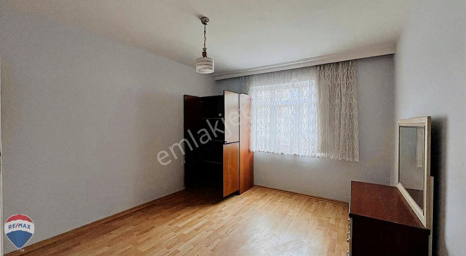 Remax Maviden Cumhuriyet Mah. 3+1 130 M2 Arakat Balkonlu Daire - Görsel 13