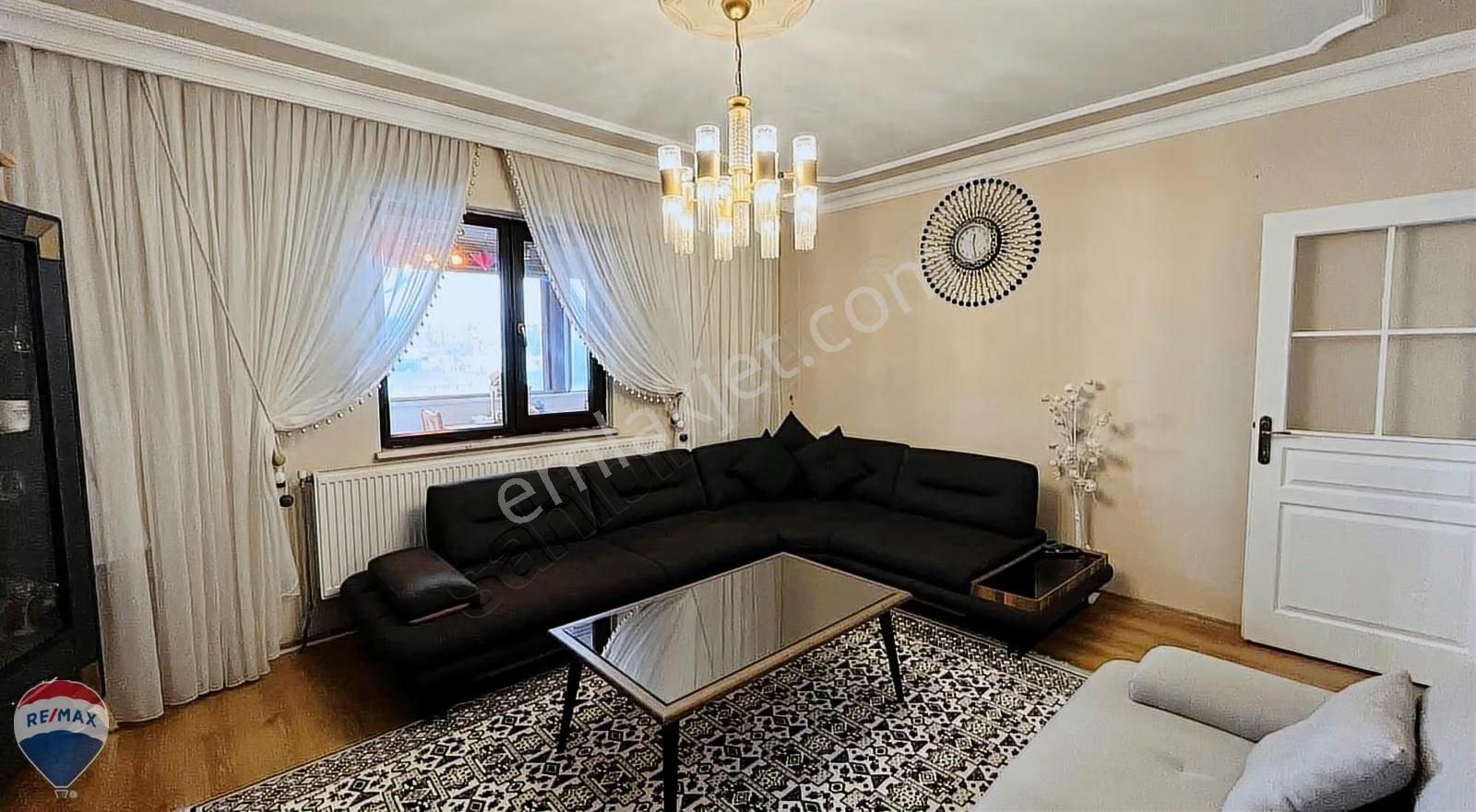 Remax Maviden Erenler Mah. 3+1 120 M2 Balkonlu Daire - Görsel 8