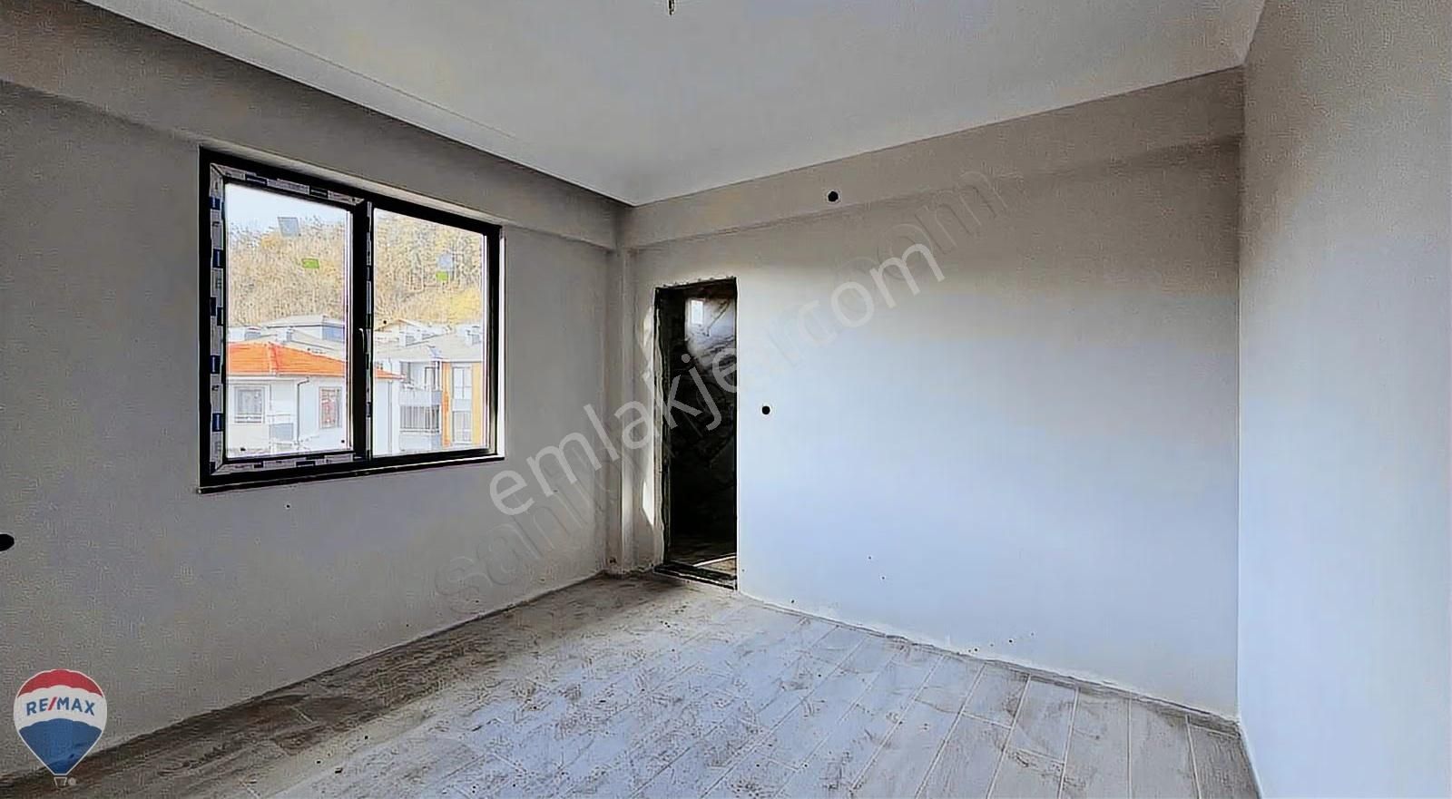 Remax Maviden 2+1 121 M2 Depolu Yerden Isıtmalı Sıfır Arakat - Görsel 13