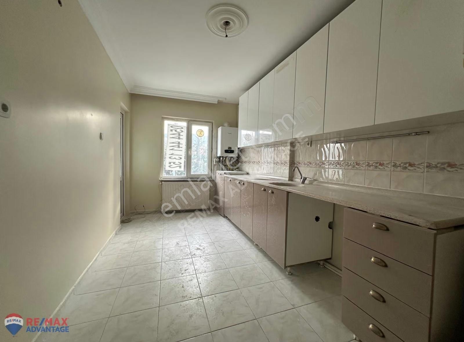Çamlıca Mh. Cadde Üstünde Mükemmel Konumda Kiralık 3+1 Daire - Görsel 8
