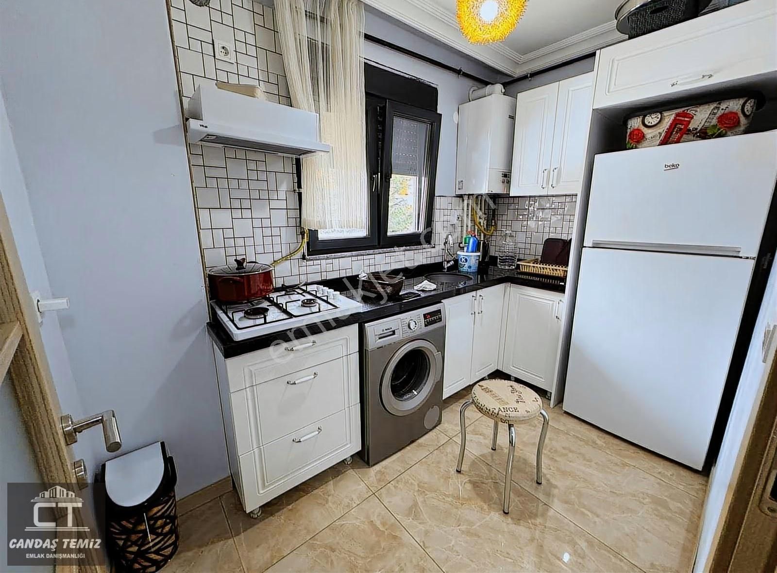 Ct Emlak'tan Topselvi'de Ayrı Mutfaklı Satılık 2+1 Daire