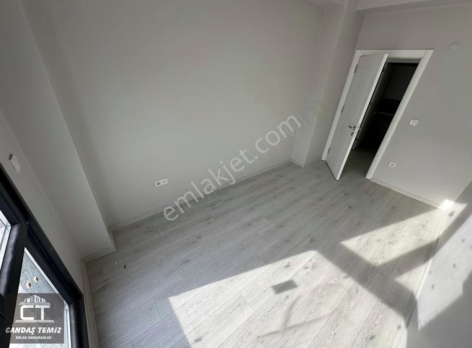 Ct Emlak'tan Atalar'da Satılık3+1sıfır Lüx Daire/e.banyo/teraslı - Görsel 13