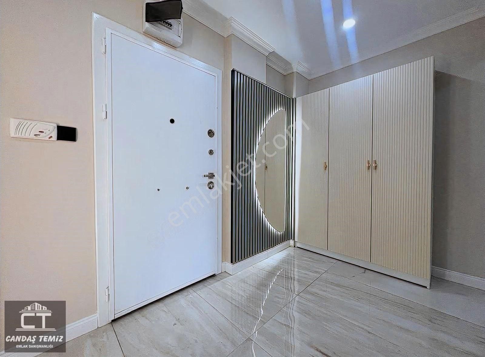 Ct Emlak'tan İdealtepe'de İçi Yenilenmiş Geniş Y.giriş 3+1 Daire - Görsel 15
