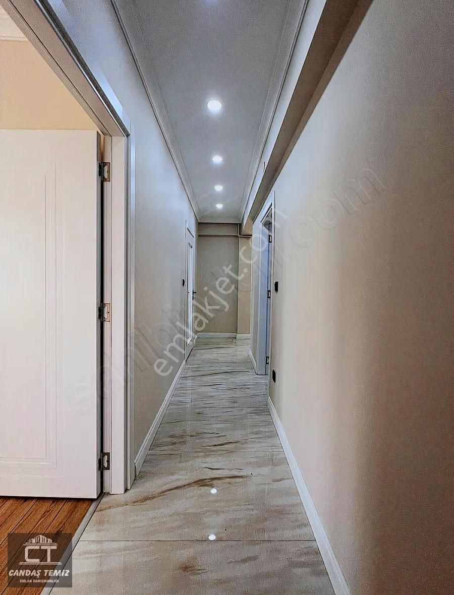 Ct Emlak'tan İdealtepe'de İçi Yenilenmiş Geniş Y.giriş 3+1 Daire - Görsel 2