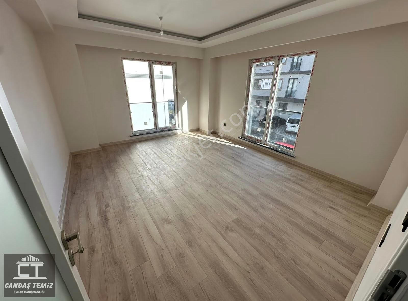 Ct Emlak'tan Karlıktepe'de K.otoparklı 70m2 Net Satılık(2+1) - Görsel 6