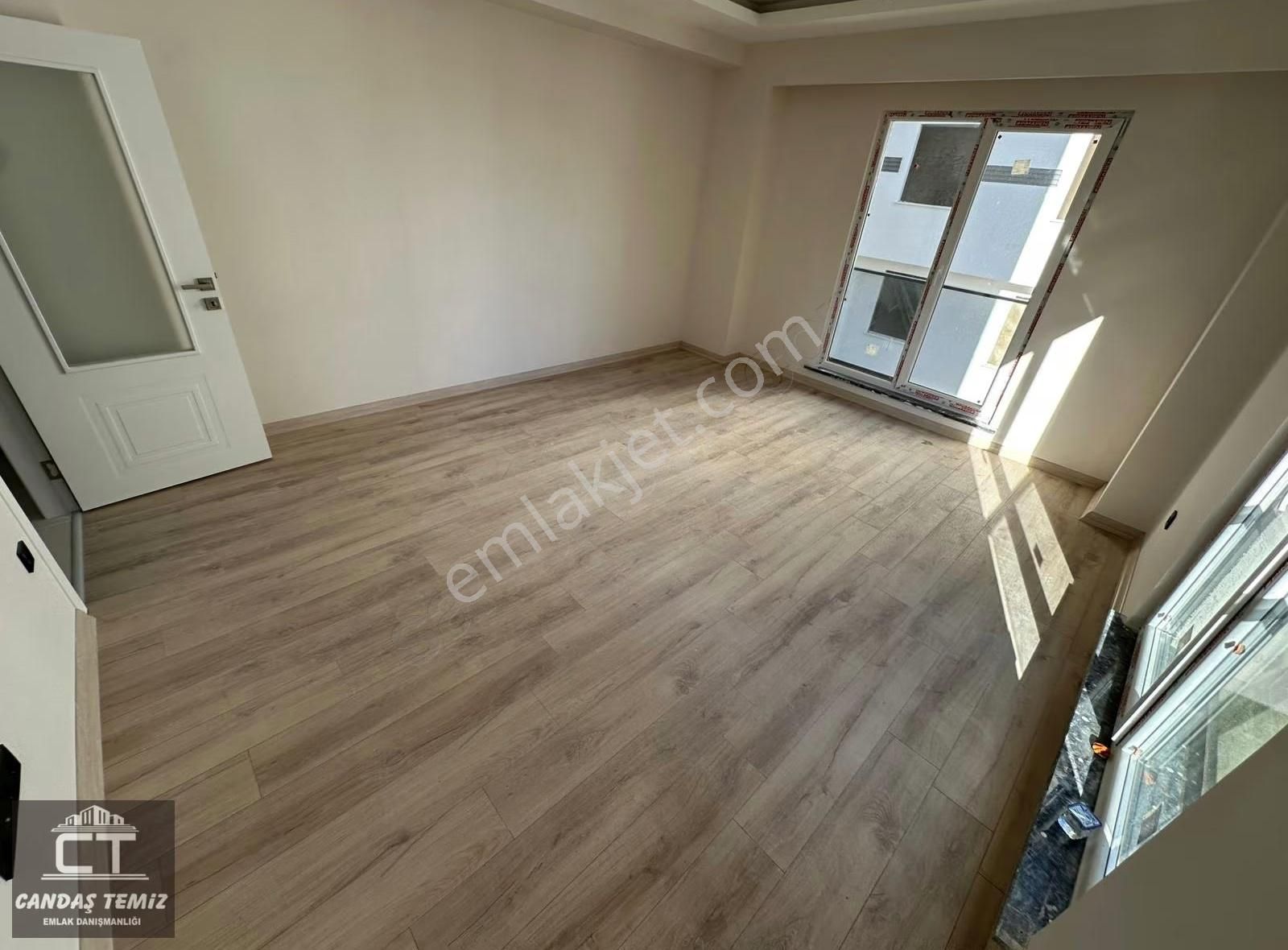 Ct Emlak'tan Karlıktepe'de K.otoparklı 70m2 Net Satılık(2+1) - Görsel 3