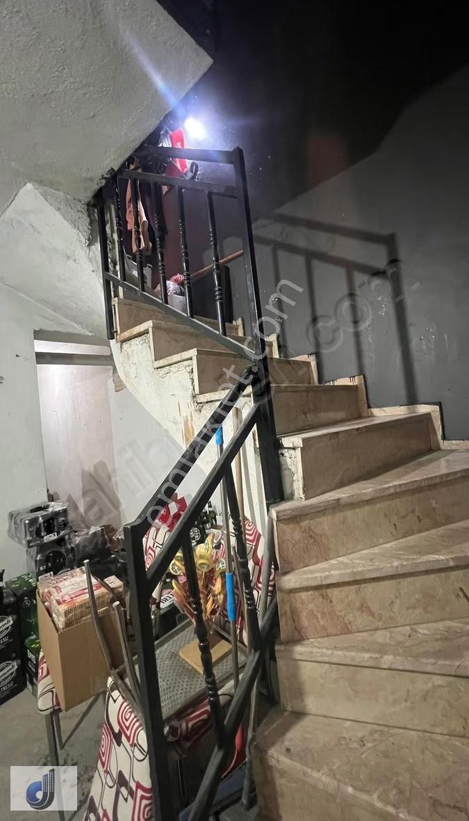 Eski Asmalı Kahve Karşısı Cadde Üzeri Satılık Köşe Dükkan - Görsel 2