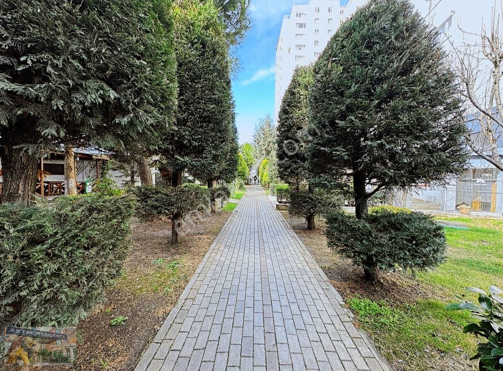 Beylikdüzü Beykent Umut Sitesinde 3+1 Satılık Geniş Daire