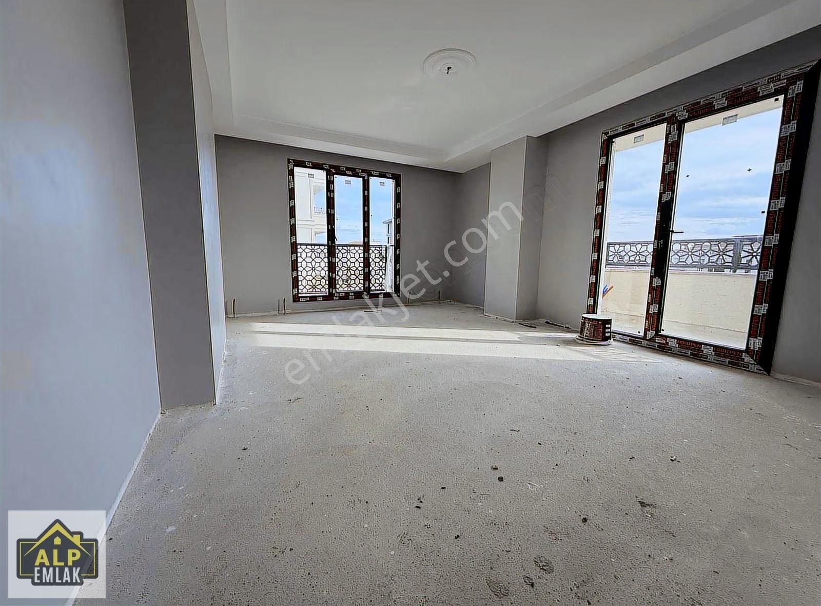 E5 250 Metre Mesafede 2+1 Ultra Lüks Güney Cephe Daire - Görsel 5