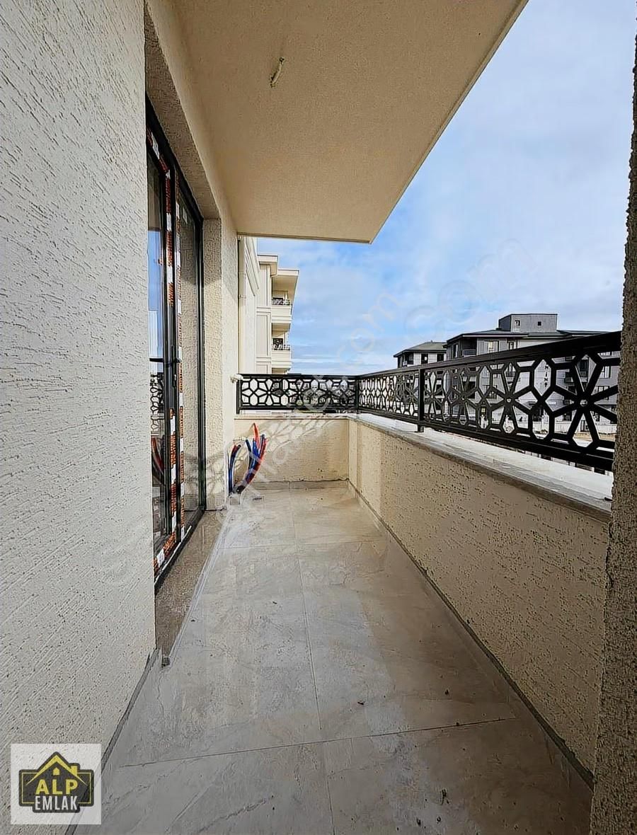 E5 250 Metre Mesafede 2+1 Ultra Lüks Güney Cephe Daire - Görsel 4