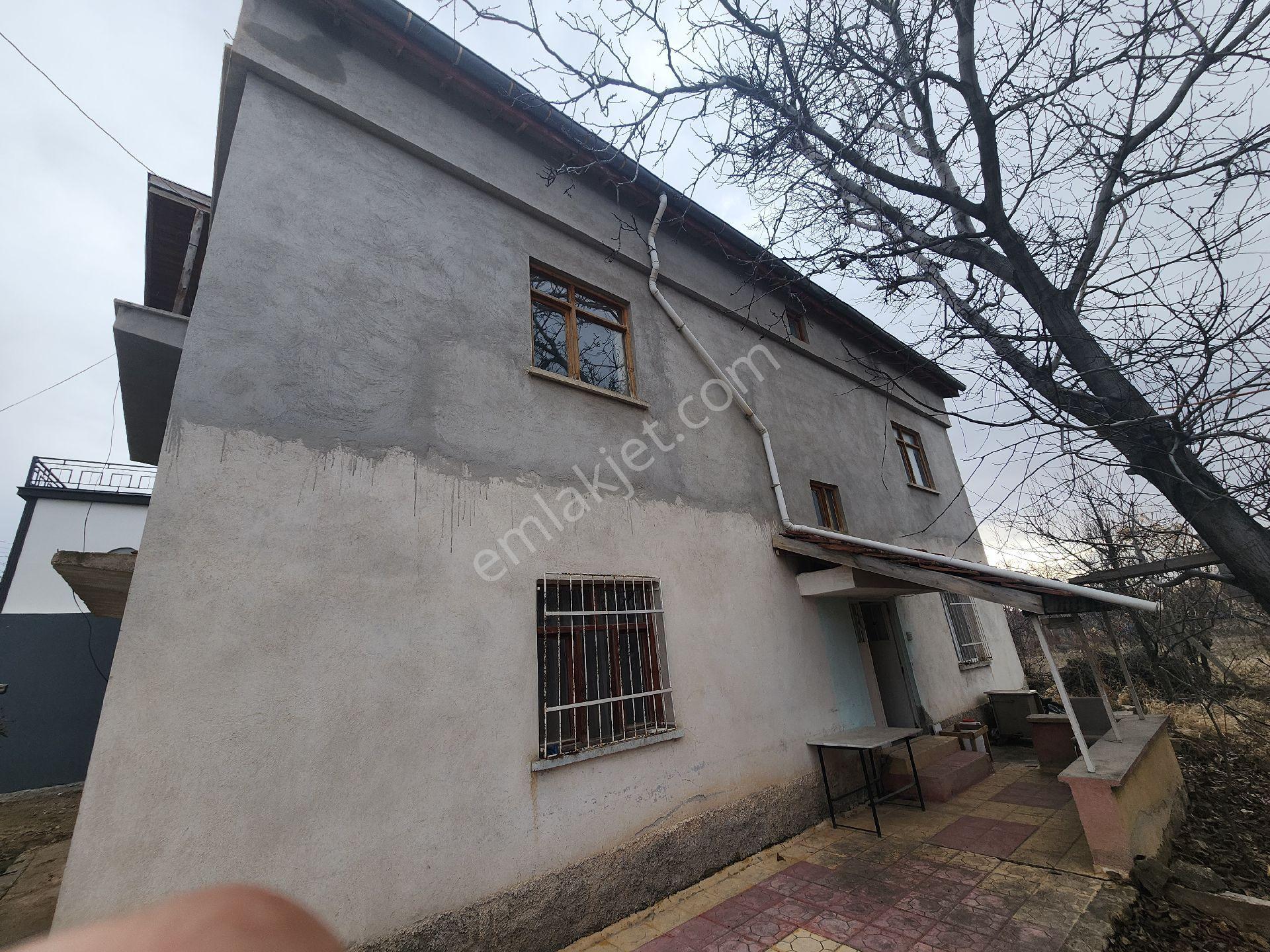 Satılık 2 Katlı Müstakil Ev Niğde Bahçeli Zafer Mahallesinde Anauola Cepheli - Görsel 9