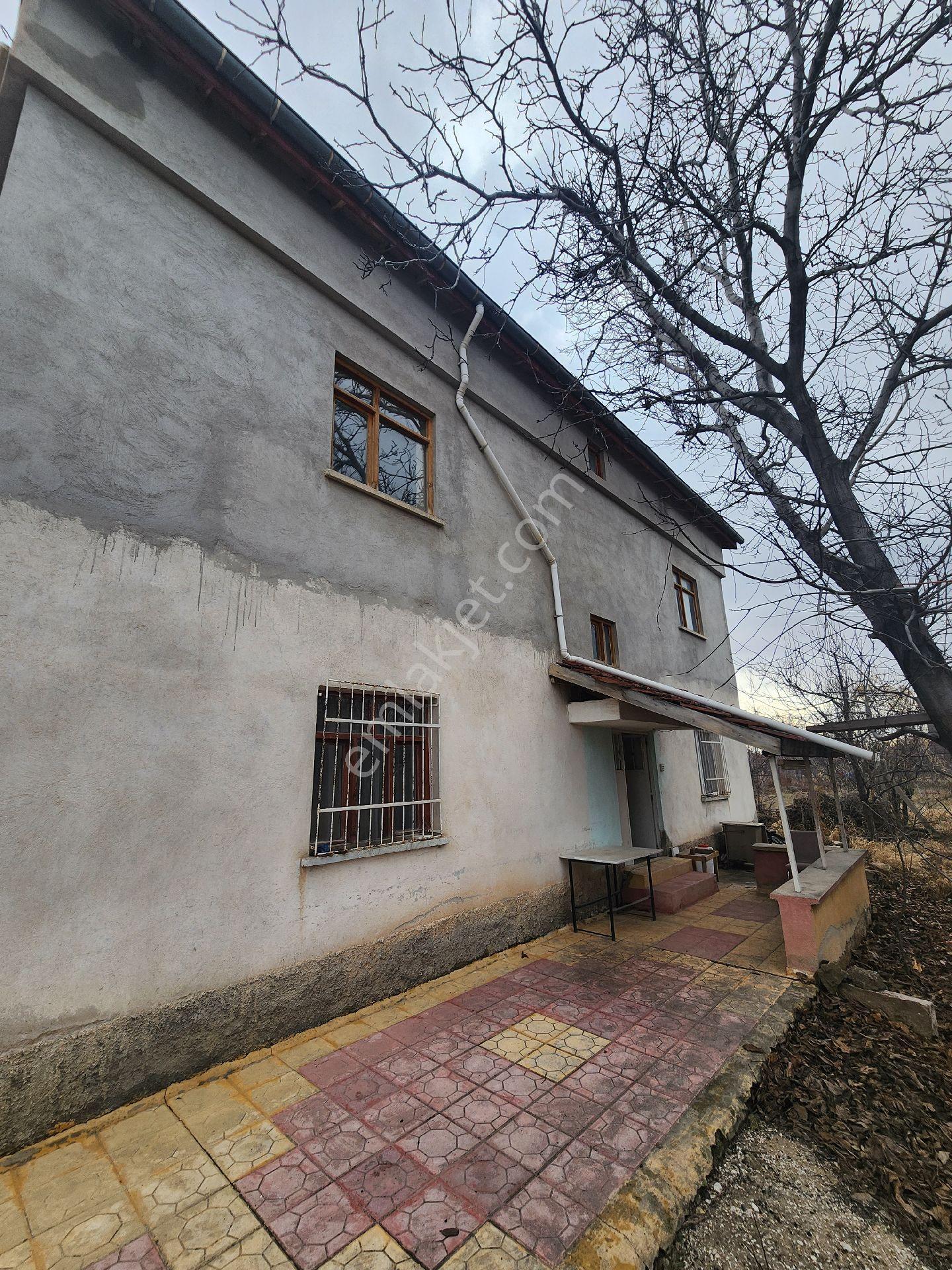 Satılık 2 Katlı Müstakil Ev Niğde Bahçeli Zafer Mahallesinde Anauola Cepheli - Görsel 10