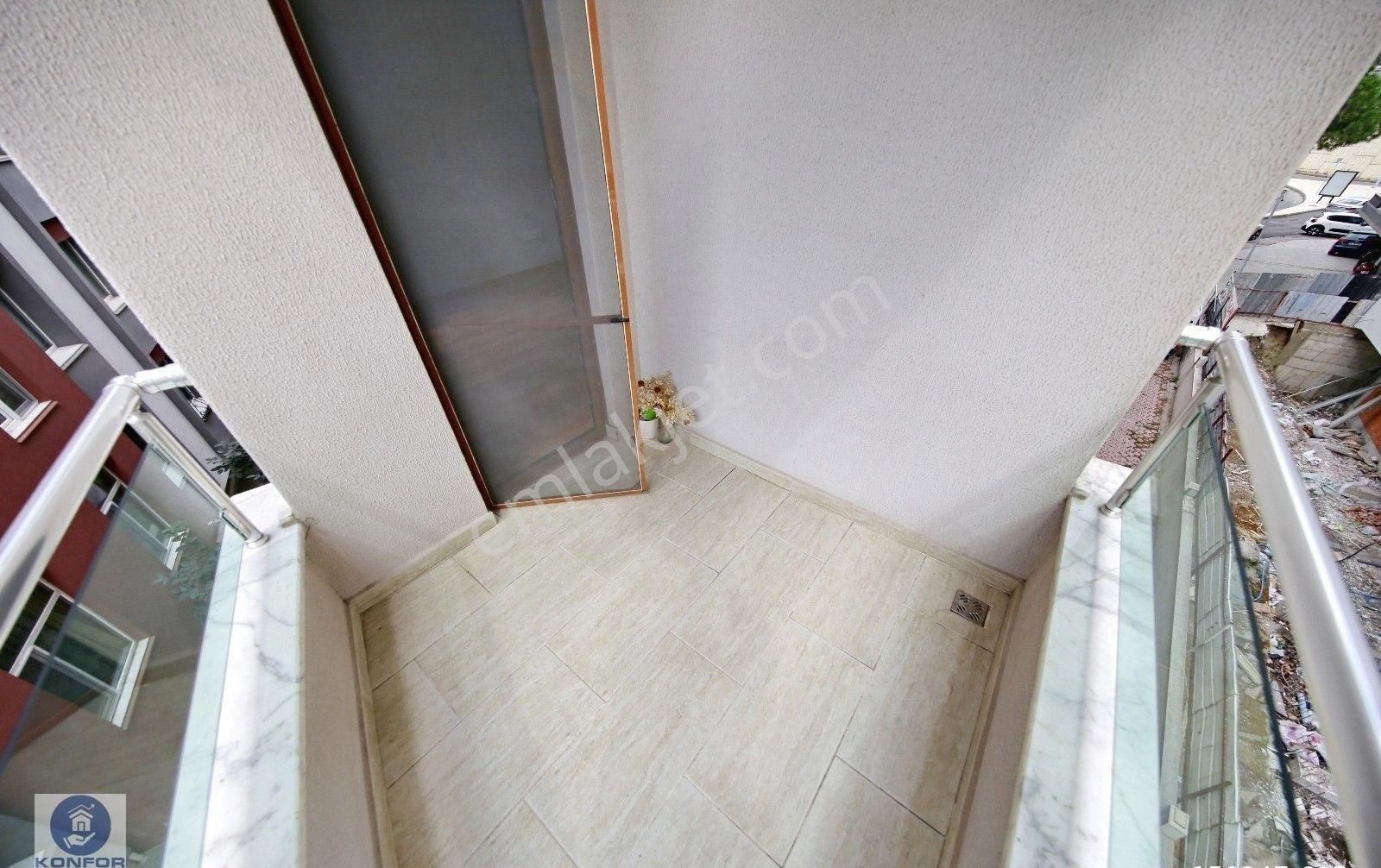 █ Konfor █ Küçükyalı Metroda,3. Katta, Balkonlu, 11 Yaşında 2+1 - Görsel 5