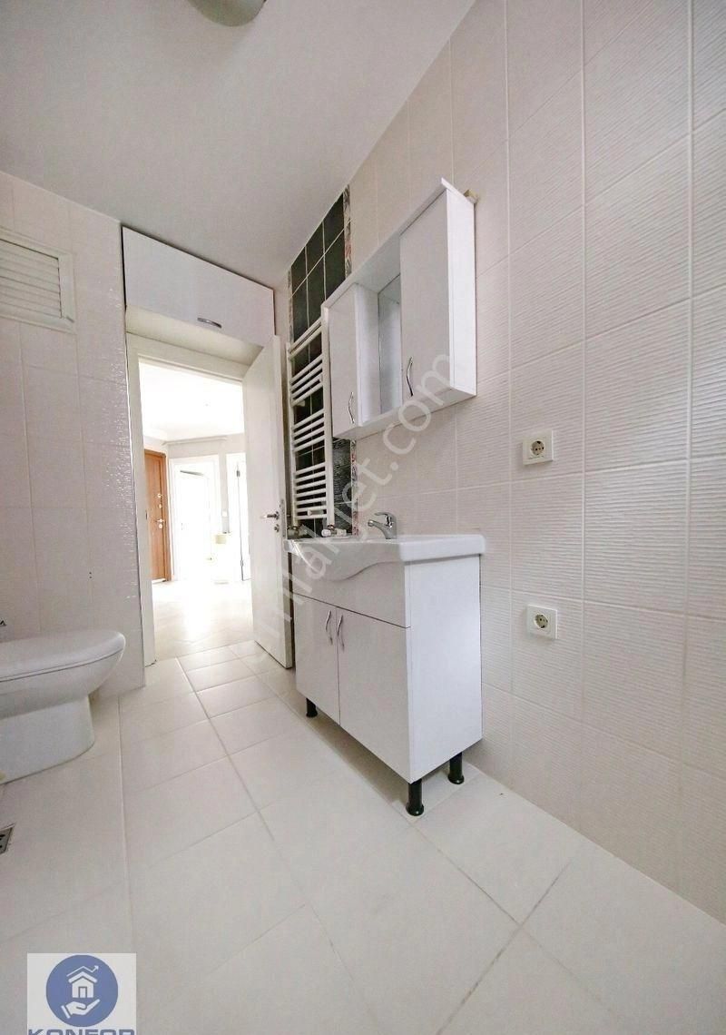 █ Konfor █ Küçükyalı Metroda,3. Katta, Balkonlu, 11 Yaşında 2+1 - Görsel 15