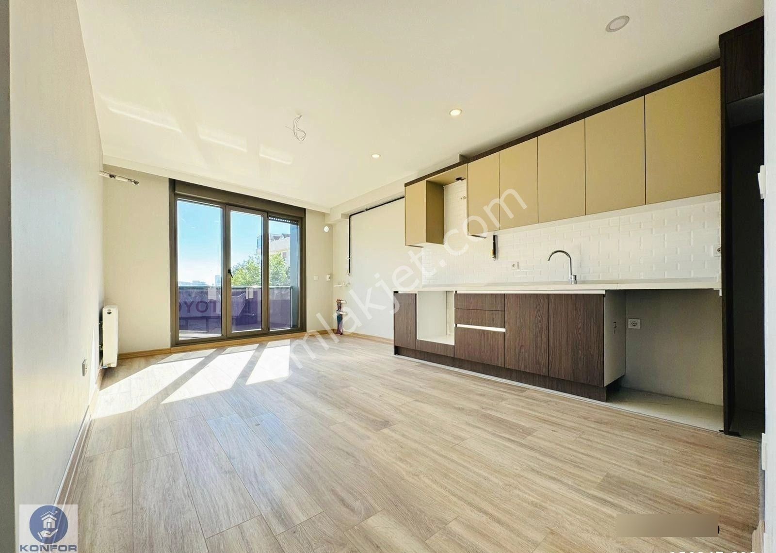 █ Konfor █ Küçükyalı'da Komple Ön Cephe 2.kat Balkonlu Sıfır 2+1