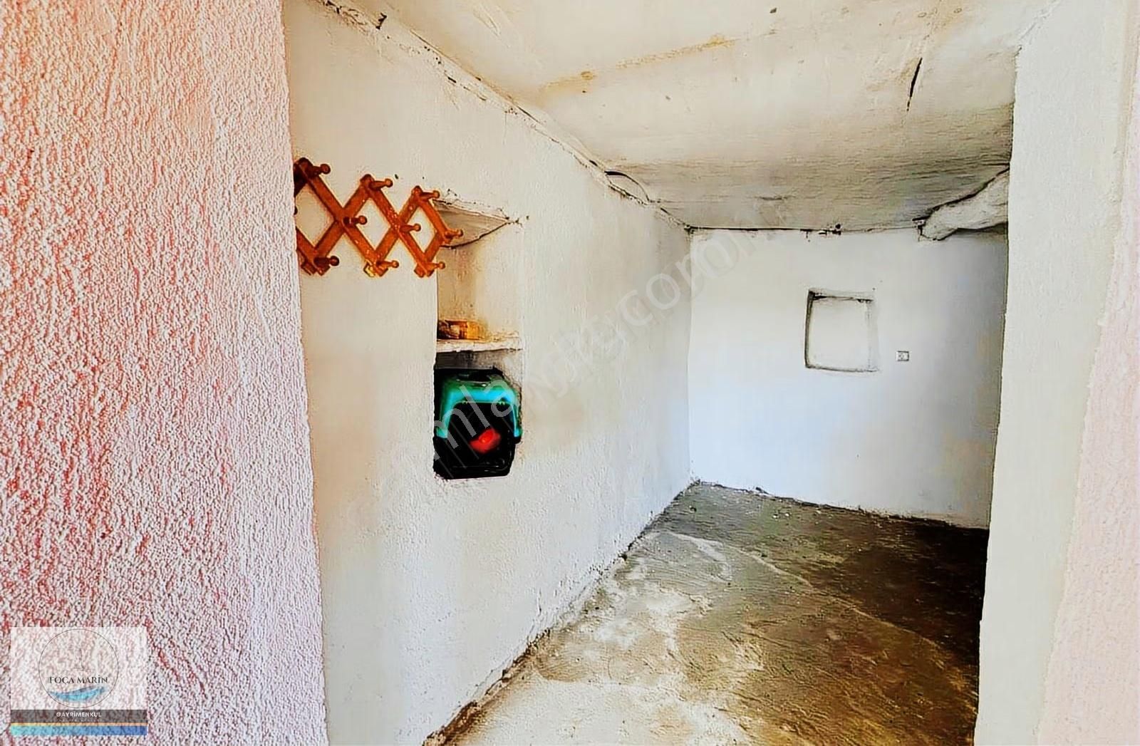 Foça Kozbeyli'de Meydana Yürüme Mesafesiden Taş Köy Evi - Görsel 9