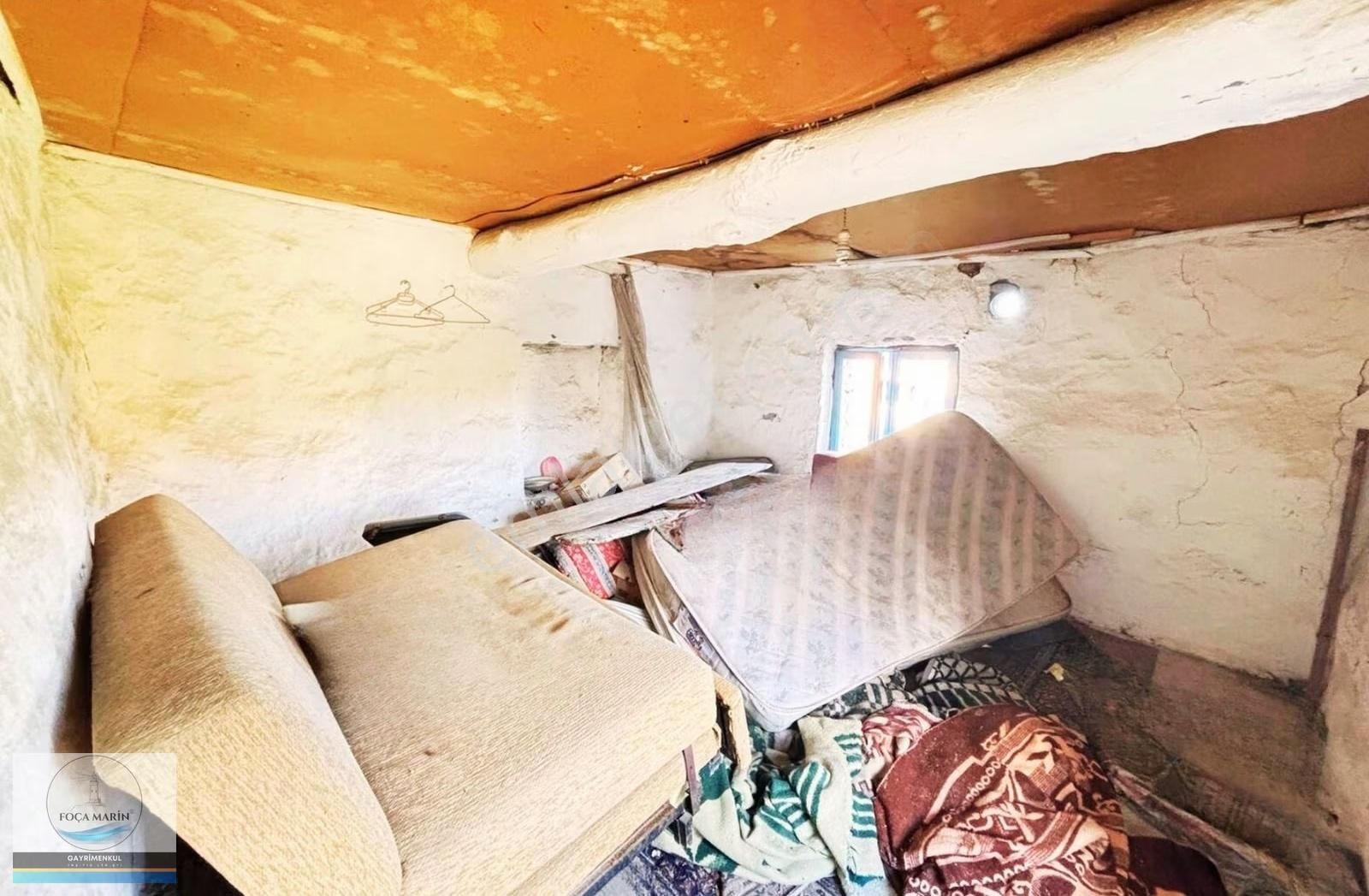 Foça Kozbeyli'de Meydana Yürüme Mesafesiden Taş Köy Evi - Görsel 11