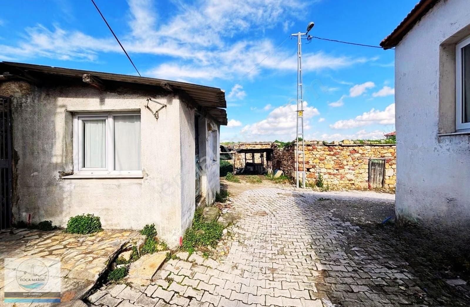 Foça Kozbeyli'de Meydana Yürüme Mesafesiden Taş Köy Evi - Görsel 5