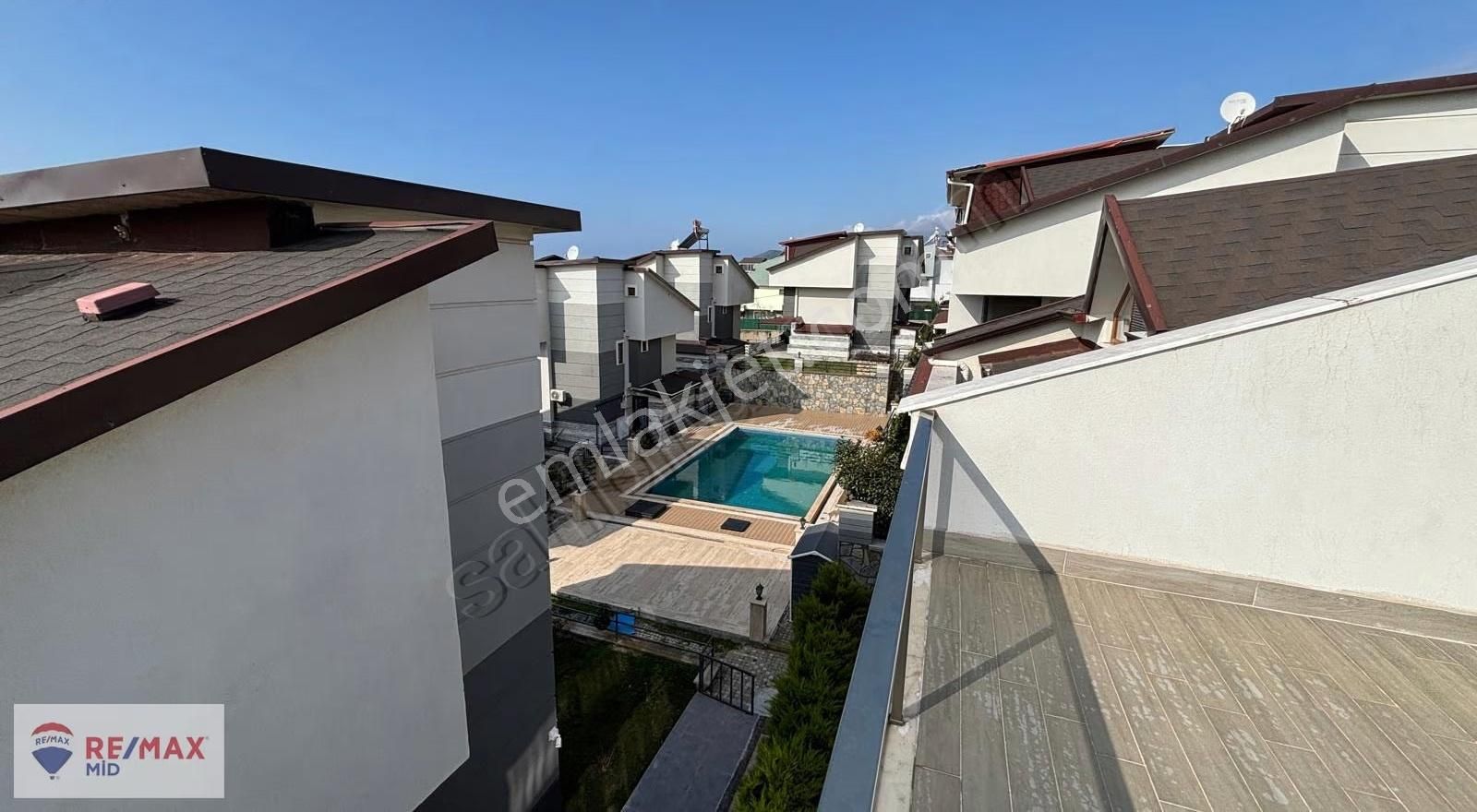 Remax Mıd'den Erdek Sahıl Mah. Lüks Site İçinde Havuzlu Villa - Görsel 14