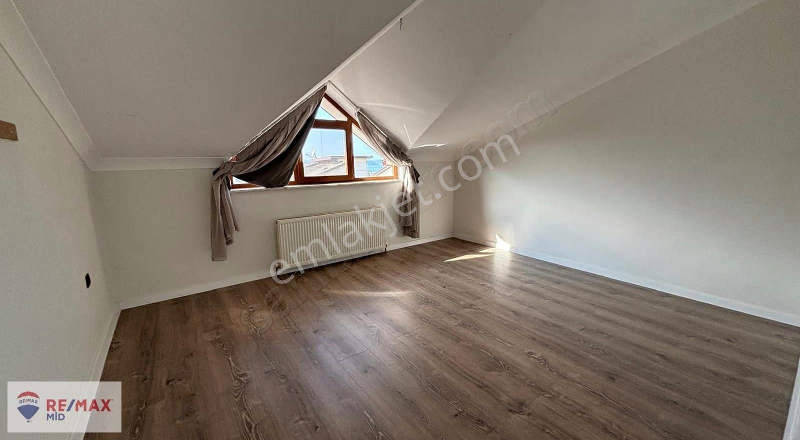 Remax Mıd'den Erdek Sahıl Mah. Lüks Site İçinde Havuzlu Villa - Görsel 25