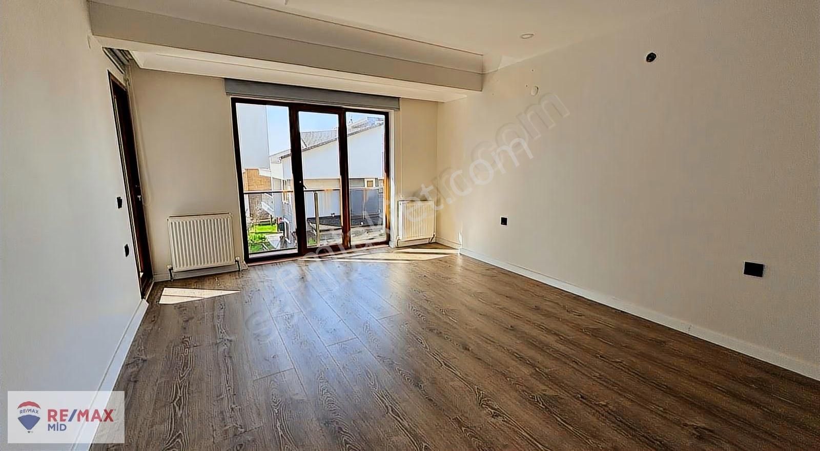 Remax Mıd'den Erdek Sahıl Mah. Lüks Site İçinde Havuzlu Villa - Görsel 8