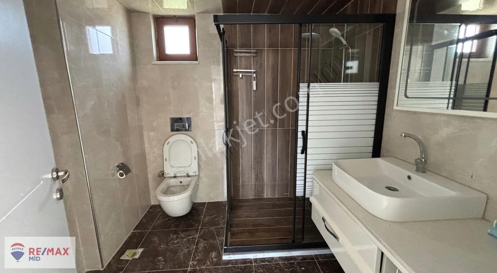 Remax Mıd'den Erdek Sahıl Mah. Lüks Site İçinde Havuzlu Villa - Görsel 34