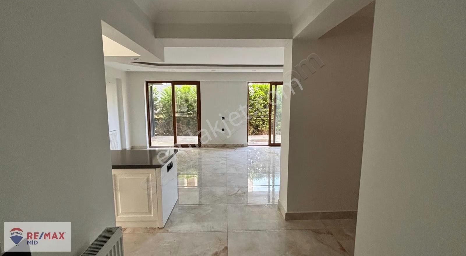 Remax Mıd'den Erdek Sahıl Mah. Lüks Site İçinde Havuzlu Villa - Görsel 6
