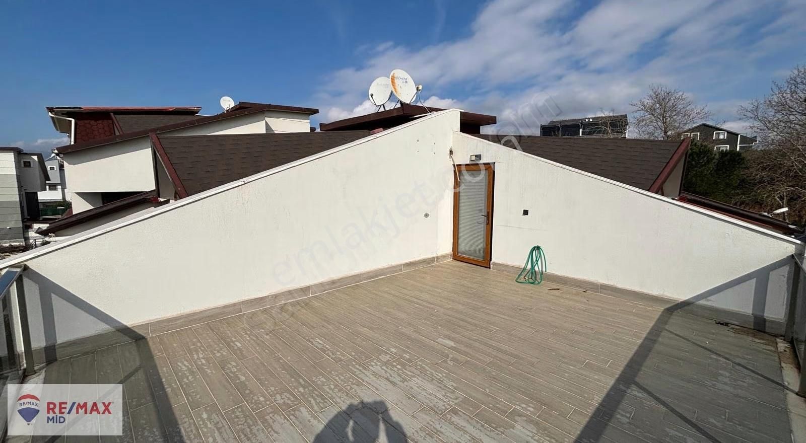 Remax Mıd'den Erdek Sahıl Mah. Lüks Site İçinde Havuzlu Villa - Görsel 2