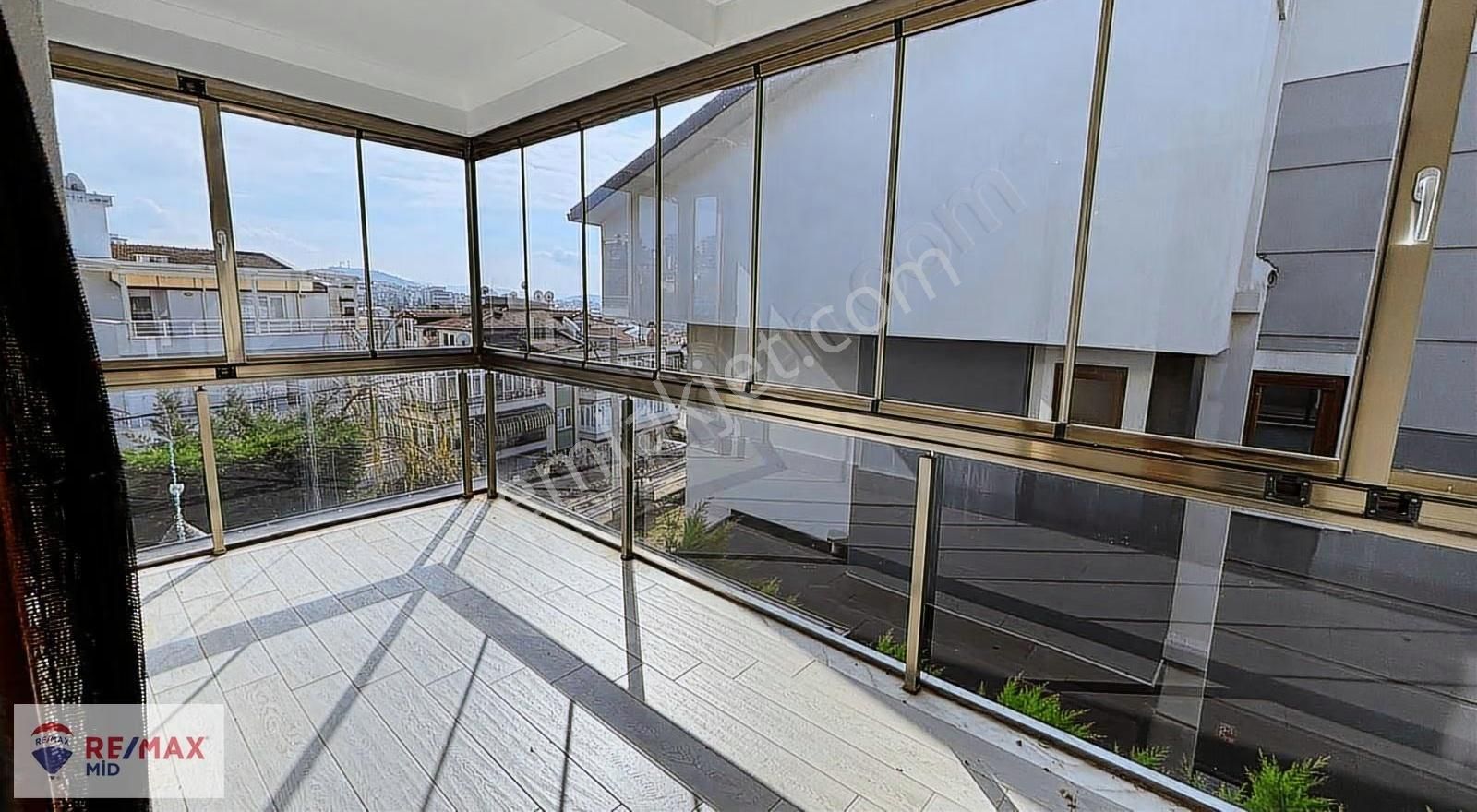 Remax Mıd'den Erdek Sahıl Mah. Lüks Site İçinde Havuzlu Villa - Görsel 23
