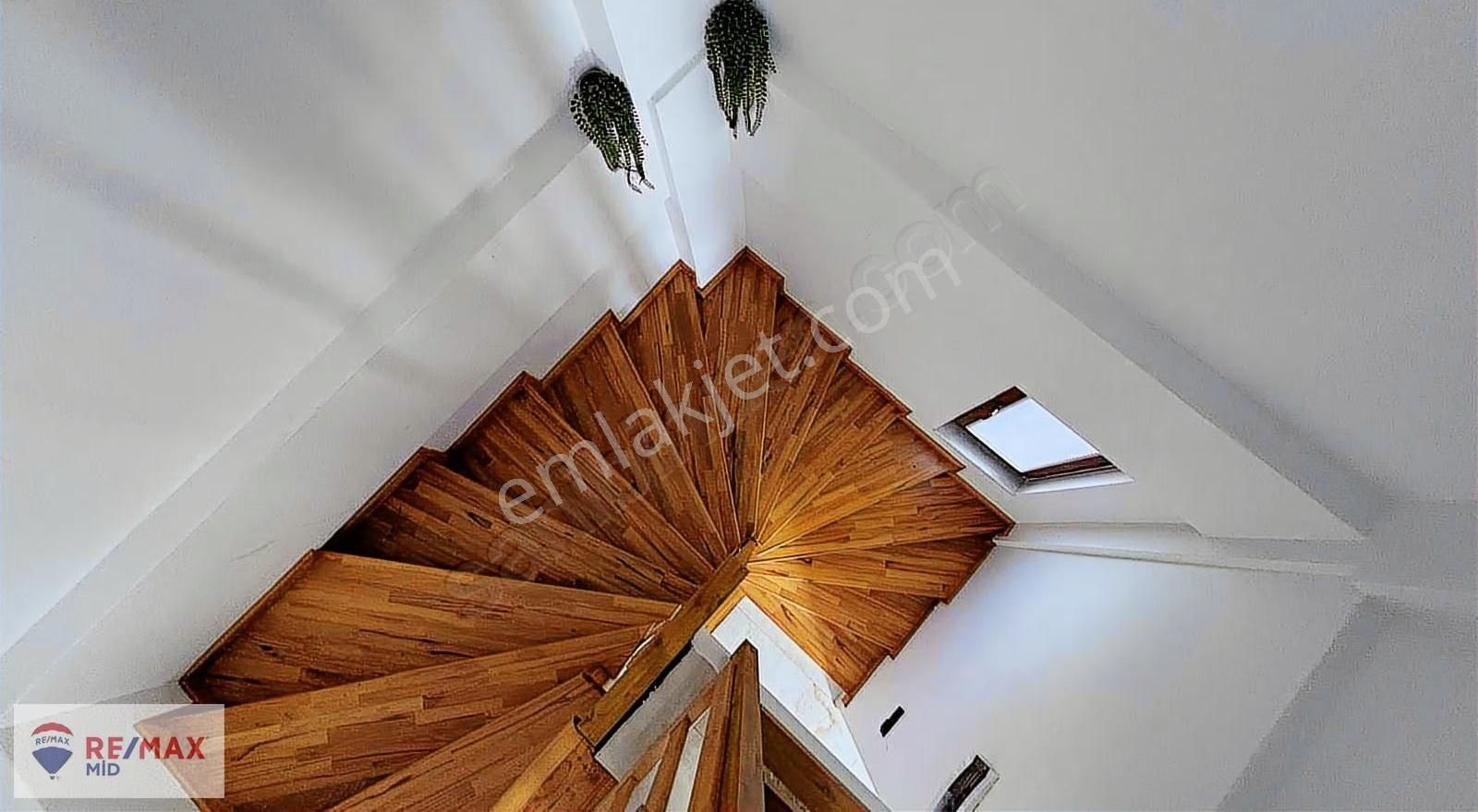 Remax Mıd'den Erdek Sahıl Mah. Lüks Site İçinde Havuzlu Villa - Görsel 32